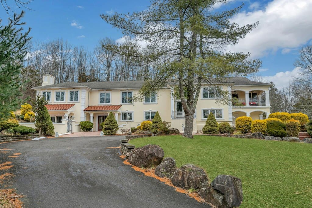 6 bedroom house for sale at 1 Southern Slope Ter Brookside - $1,575,000