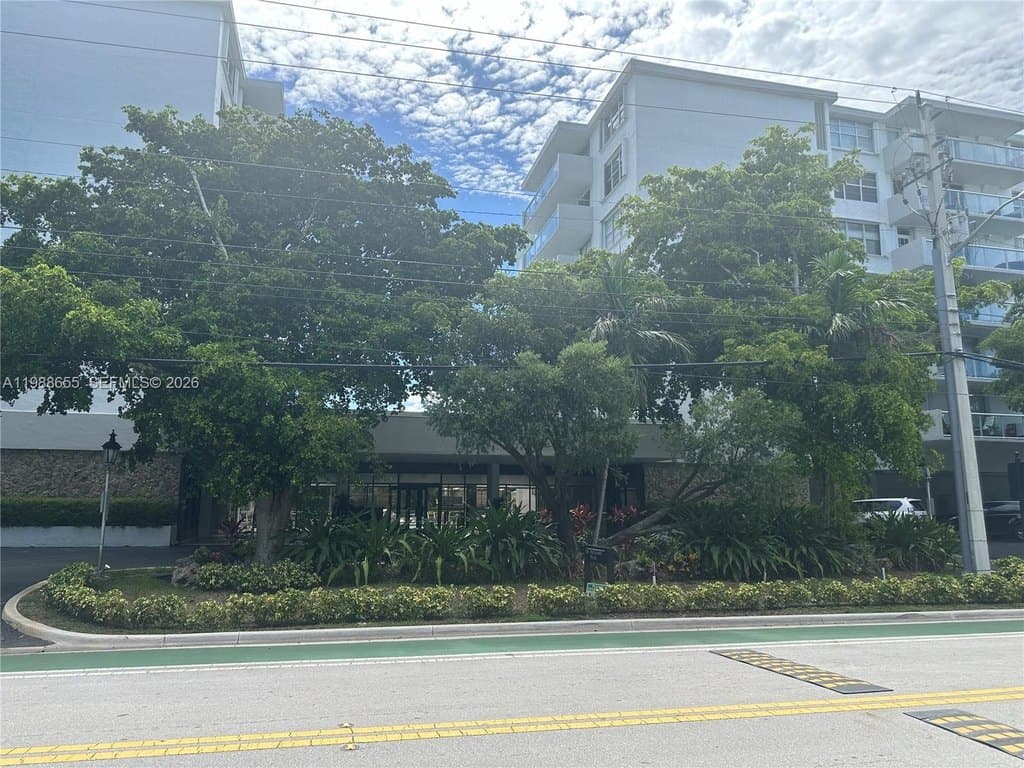 2 bedroom condo for sale at 10000 W Bay Harbor Dr Ph 4 Bay Harbor Islands - $545,000