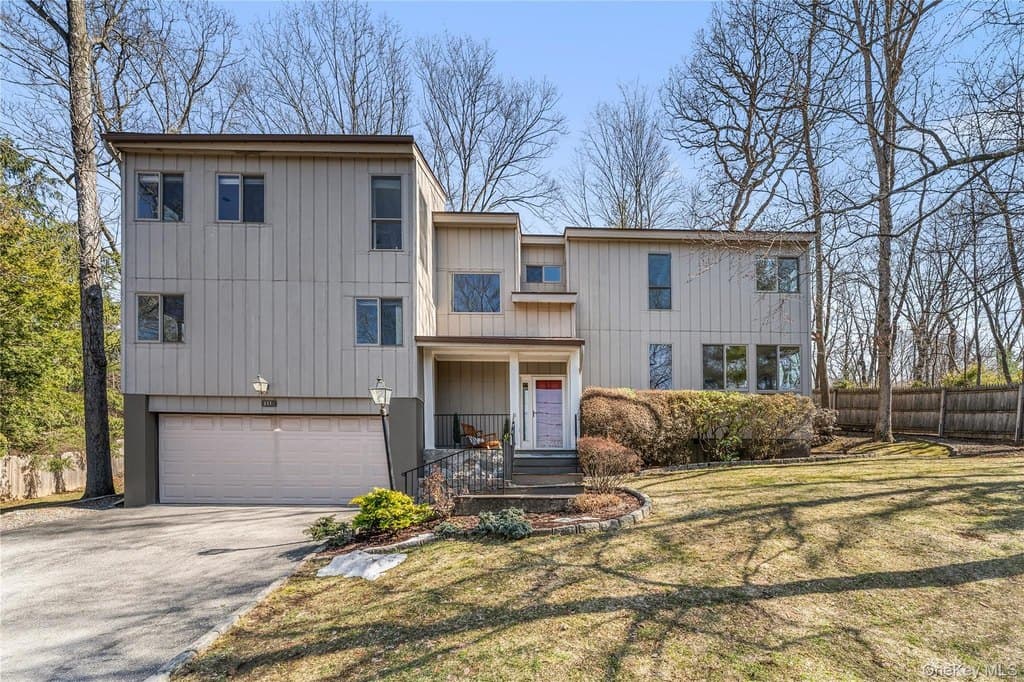 5 bedroom house for sale at 111 Ridge Rd Ardsley - $1,150,000
