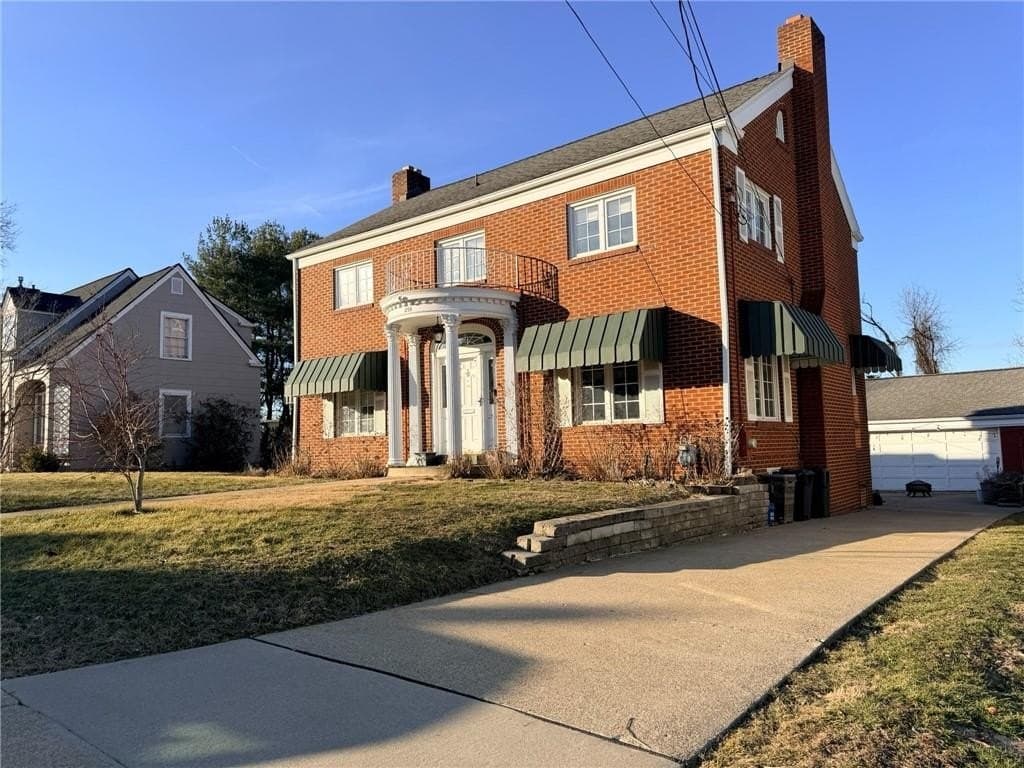 4 bedroom house for sale at 250 Grandview Way Charleroi - $240,000