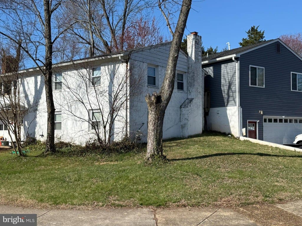 3 bedroom house for sale at 13535 Tabscott Dr Chantilly - $799,999