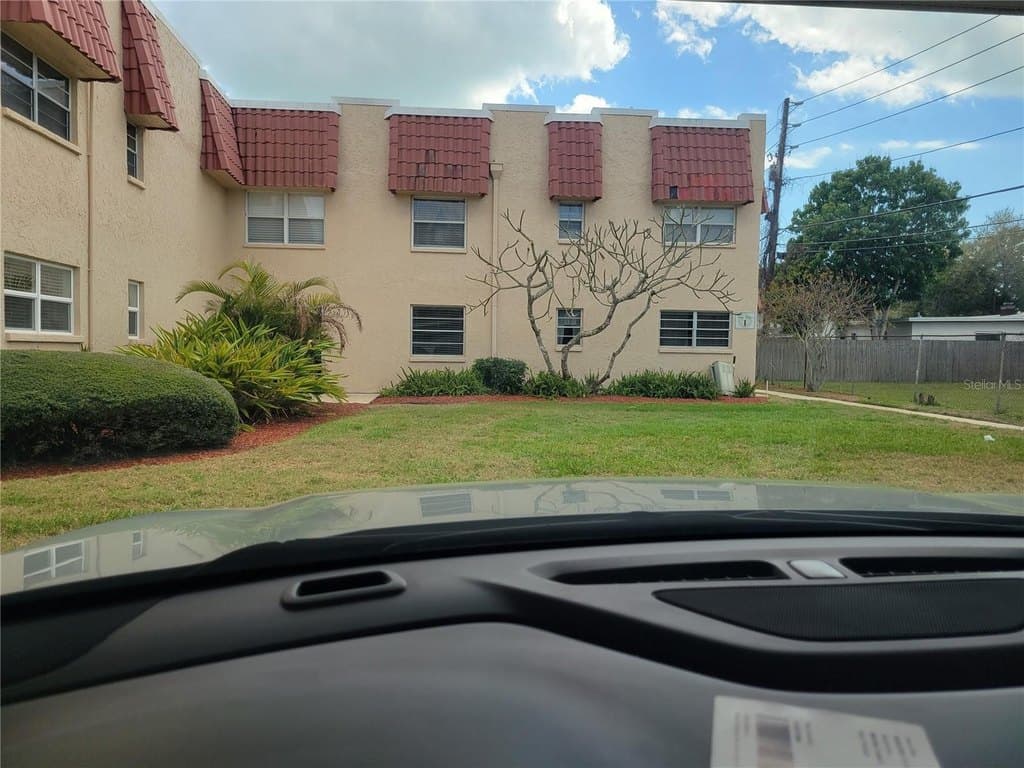 2 bedroom condo for sale at 10032 65th Ave N Apt 8 Bay Pines - $149,900