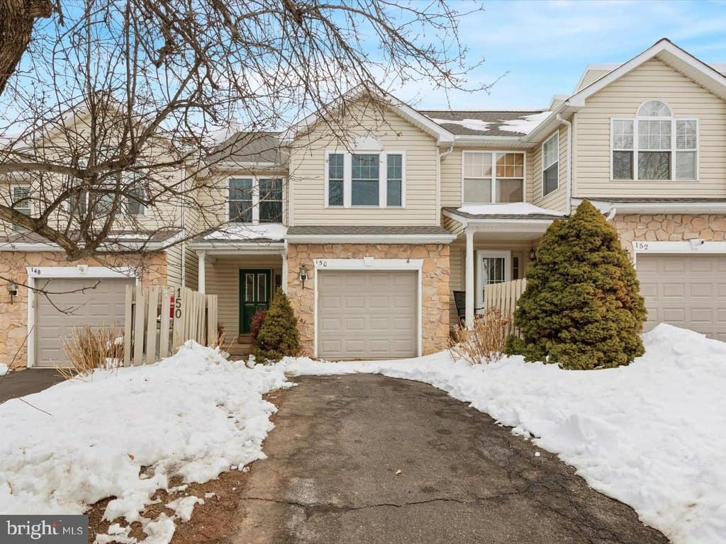 3 bedroom townhouse for sale at 150 Galway Cir Brittany Farms-the Highlands - $409,000