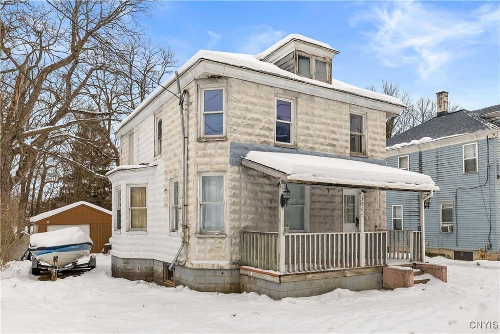 4 bedroom house for sale at 3566 Oneida St Chadwicks - $174,900