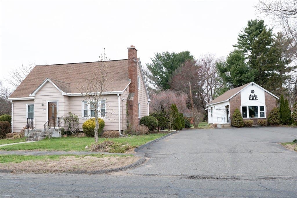 3 bedroom house for sale at 422 Cooper St Agawam Town - $450,000