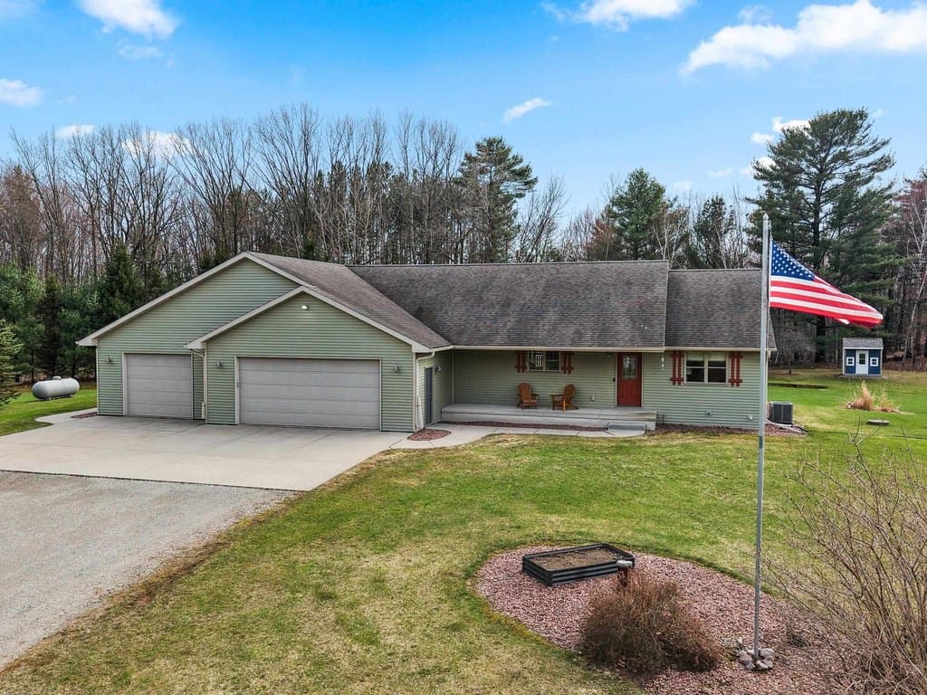 4 bedroom house for sale at 3371 Froelich Rd Abrams - $689,900