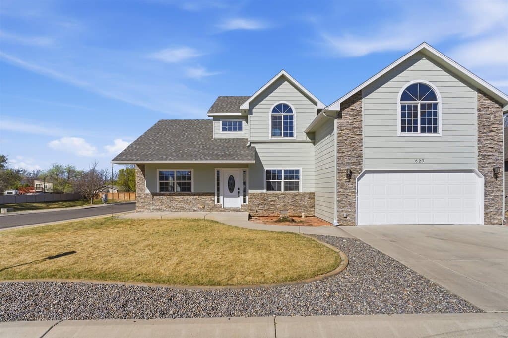 4 bedroom house for sale at 627 Kings Glen Loop Grand Junction 81504 - $519,900