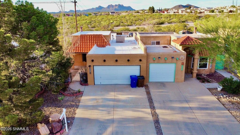 3 bedroom townhouse for sale at 2001 Pinetrail St Las Cruces 88012 - $250,000