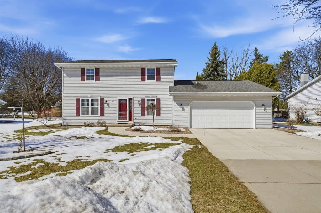 3 bedroom house for sale at 705 S Goldenrod Dr Appleton - $365,000