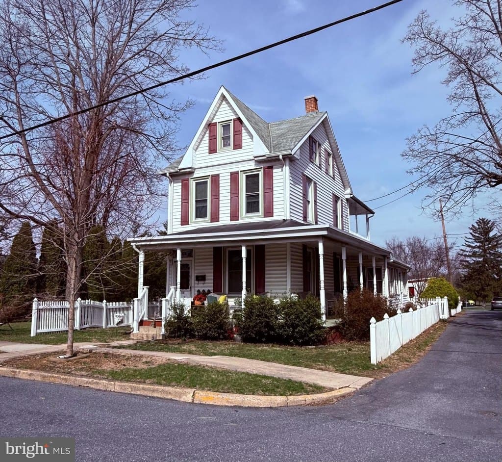 2 bedroom house for sale at 308 Redwood St Harrisburg 17109 - $224,900