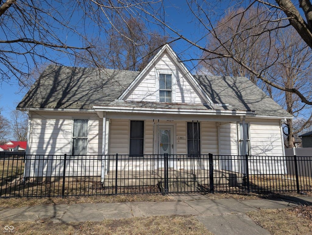 3 bedroom house for sale at 202 E Washington St Waynetown - $160,000