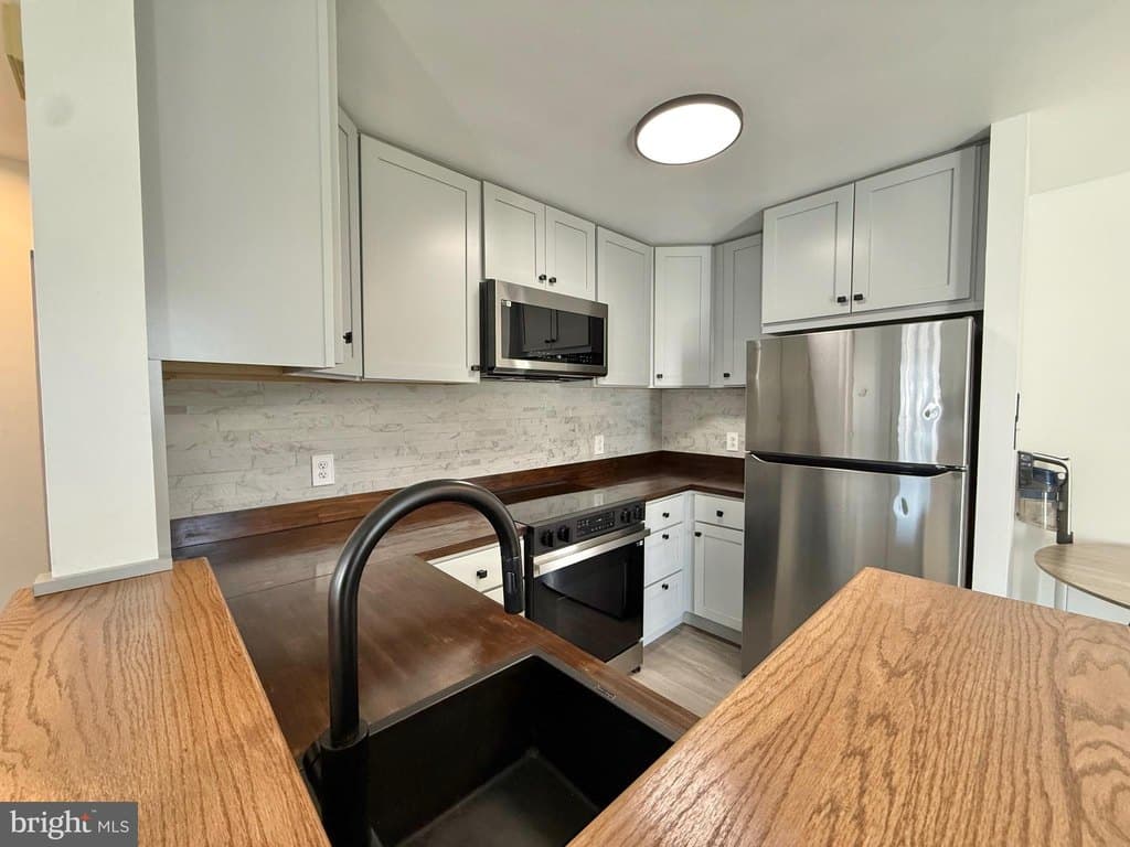 1 bedroom condo for sale at 1334 W Wyomissing Ct Apt L Reading 19609 - $164,900