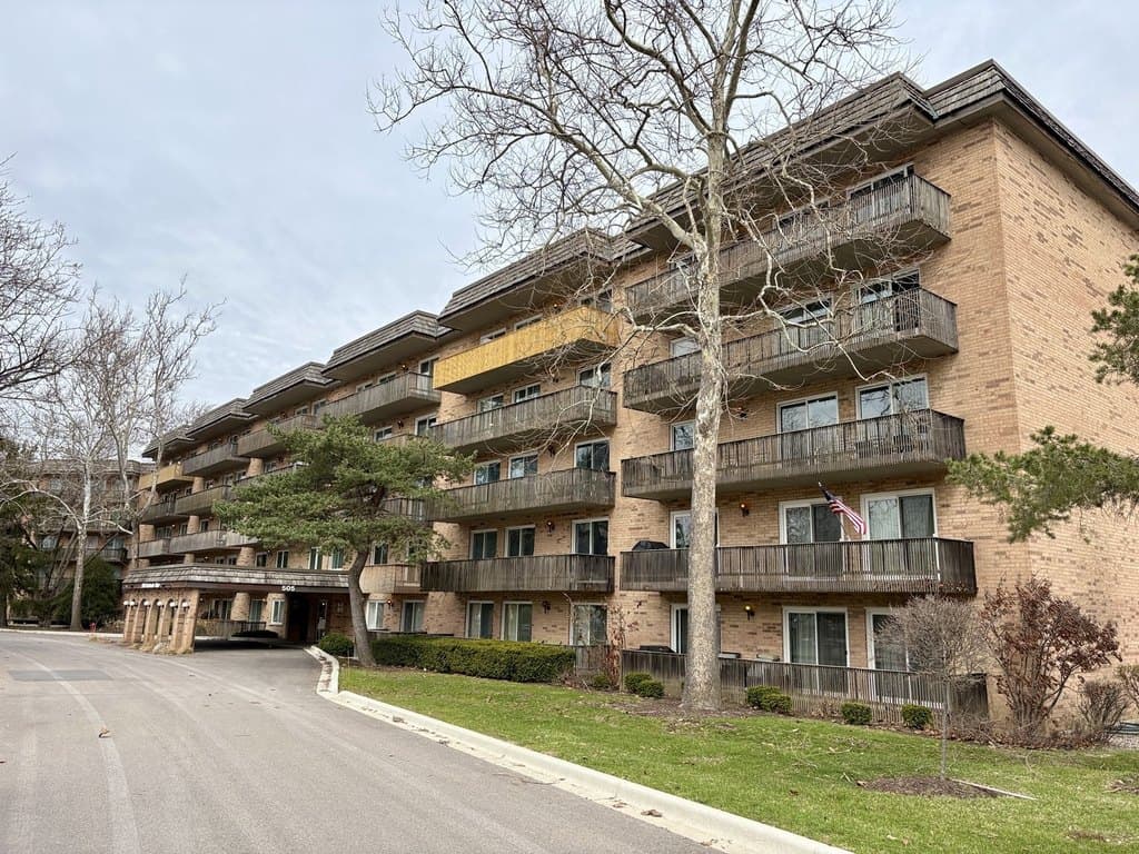 2 bedroom condo for sale at 505 Redondo Dr Apt 407 Downers Grove 60516 - $225,000