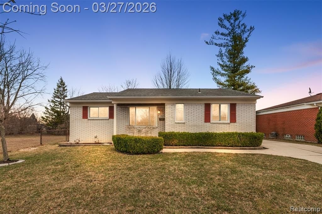 3 bedroom house for sale at 2386 Milverton Dr Troy 48083 - $315,000
