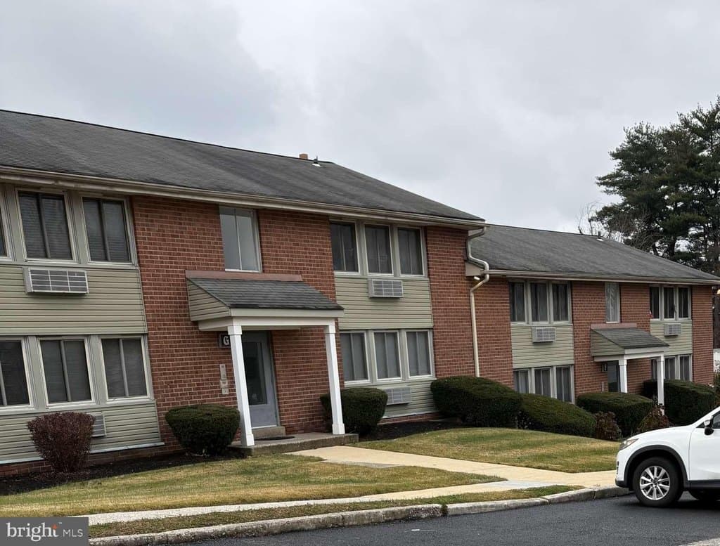 2 bedroom condo for sale at 250 Tanglewood Ln Apt G4 King of Prussia 19406 - $225,000