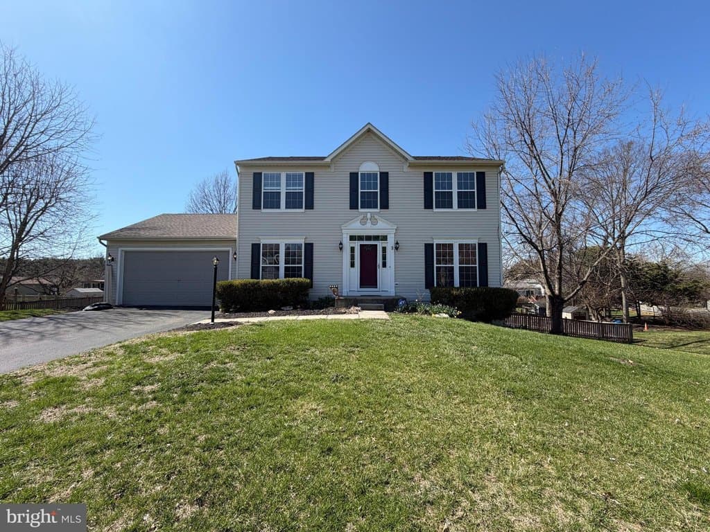 4 bedroom house for sale at 3 Fishing Creek Ln Boonsboro - $525,000
