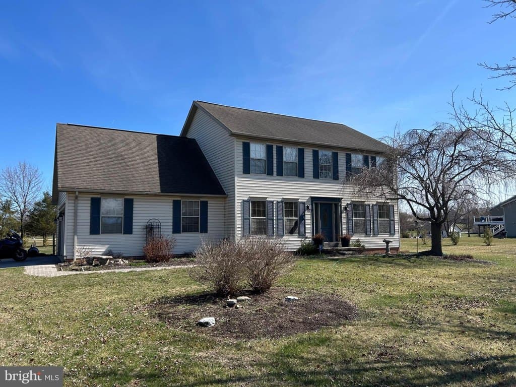 4 bedroom house for sale at 35 Fox Meadow Dr Abbottstown - $485,000