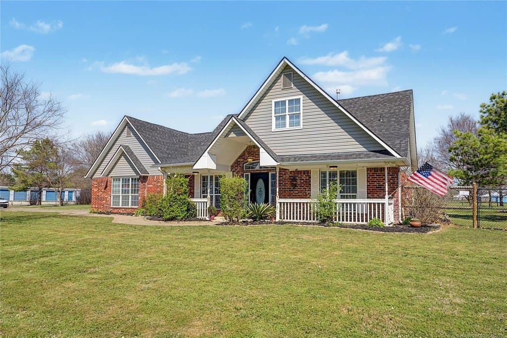 4 bedroom house for sale at 10653 N 177th East Ave Owasso 74055 - $569,000