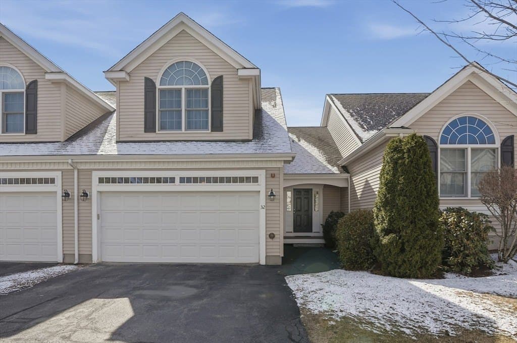 3 bedroom condo for sale at 32 Edmonds Cir Unit 32 Northbridge - $480,000