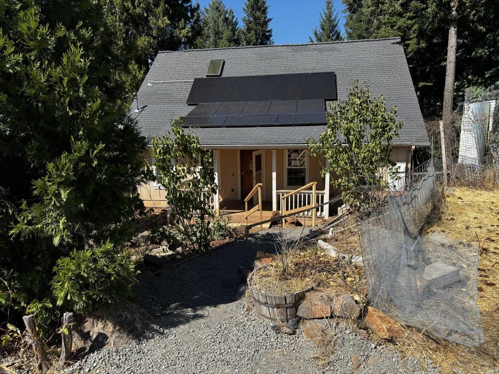 3 bedroom house for sale at 240 Bluff St Butte Falls - $250,000