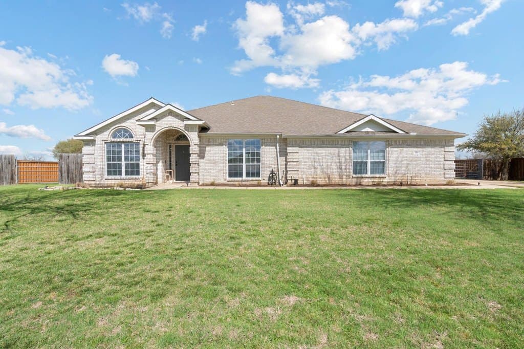 5 bedroom house for sale at 104 Langley Ct Annetta - $550,000