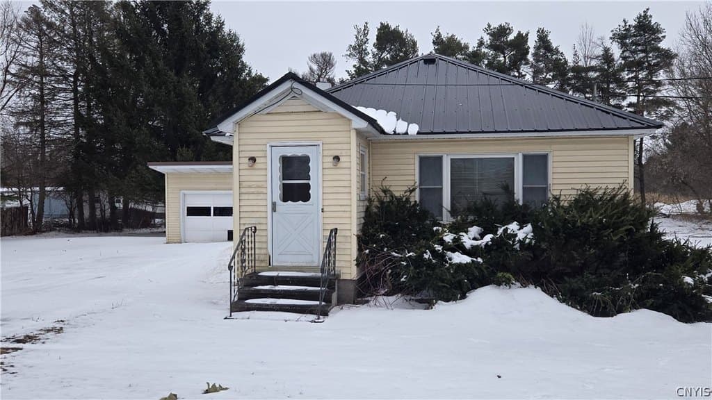 2 bedroom house for sale at 32960 State Route 3 Champion - $119,000