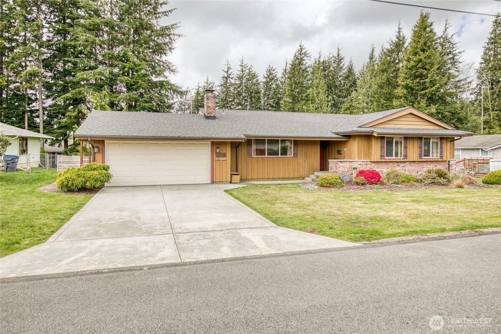 4 bedroom house for sale at 1819 Graves Ave Aberdeen - $375,000