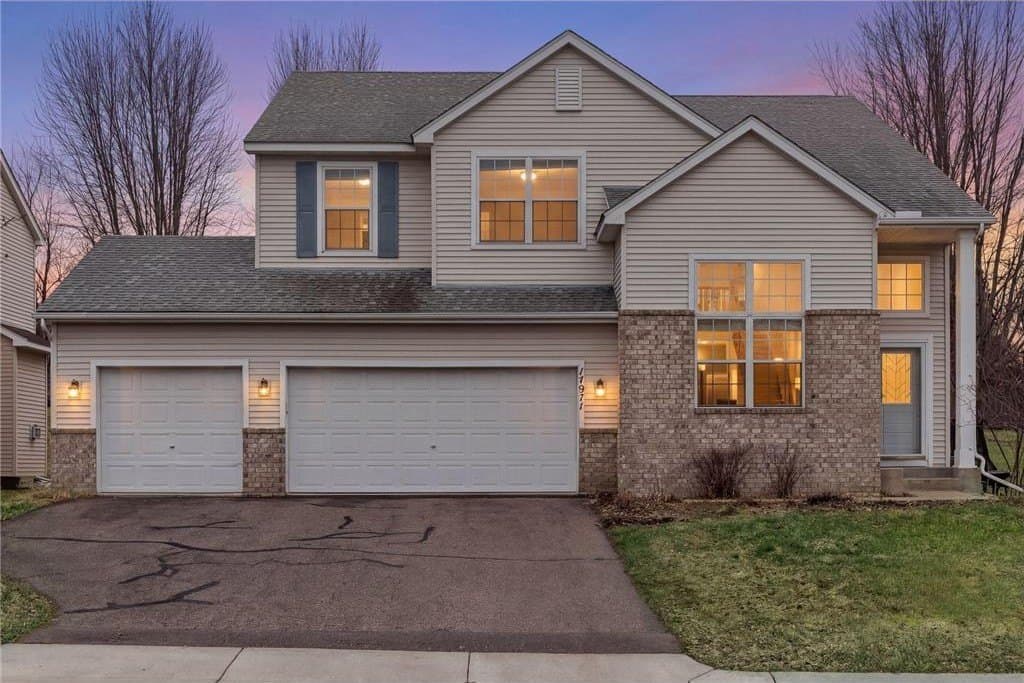 4 bedroom house for sale at 17971 89th Pl N Maple Grove 55311 - $530,000