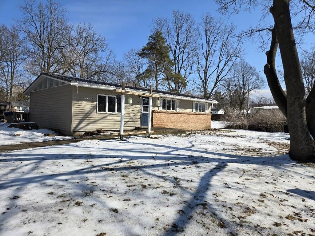 4 bedroom house for sale at 617 Green St Big Rapids - $219,900