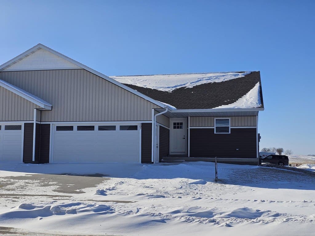 3 bedroom house for sale at 207 Nieson St Bangor - $339,900