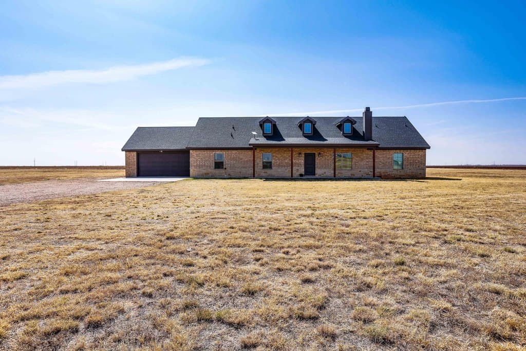 4 bedroom house for sale at 2419 FM 597 Abernathy - $470,000