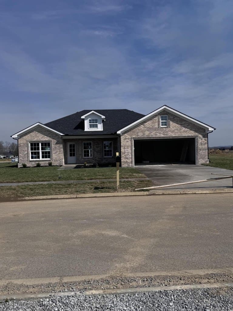 3 bedroom house for sale at 105 Choctaw Trl Richmond 40475 - $336,900