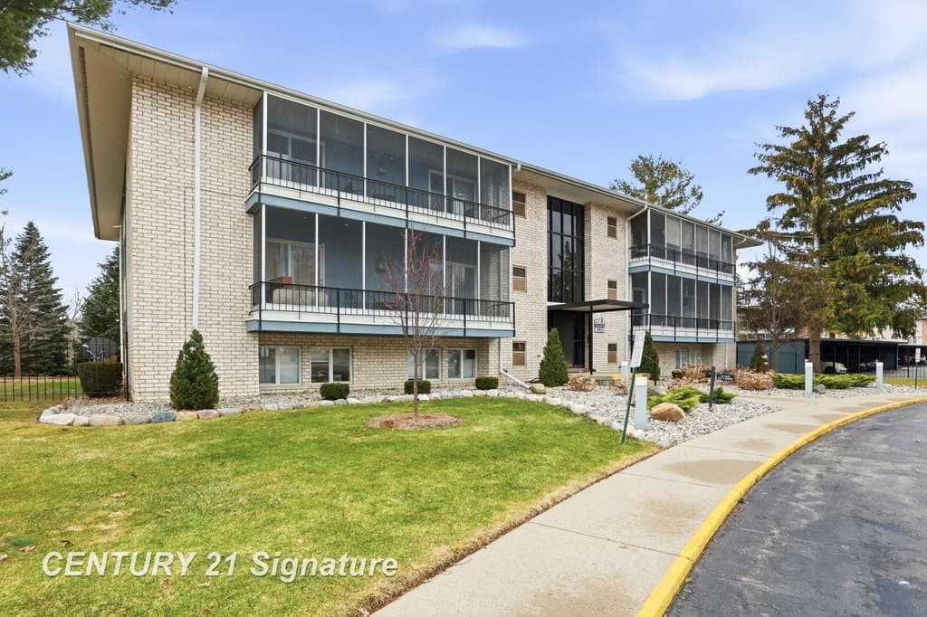 2 bedroom condo for sale at 5921 W Michigan Ave Unit B1 Saginaw 48638 - $80,000