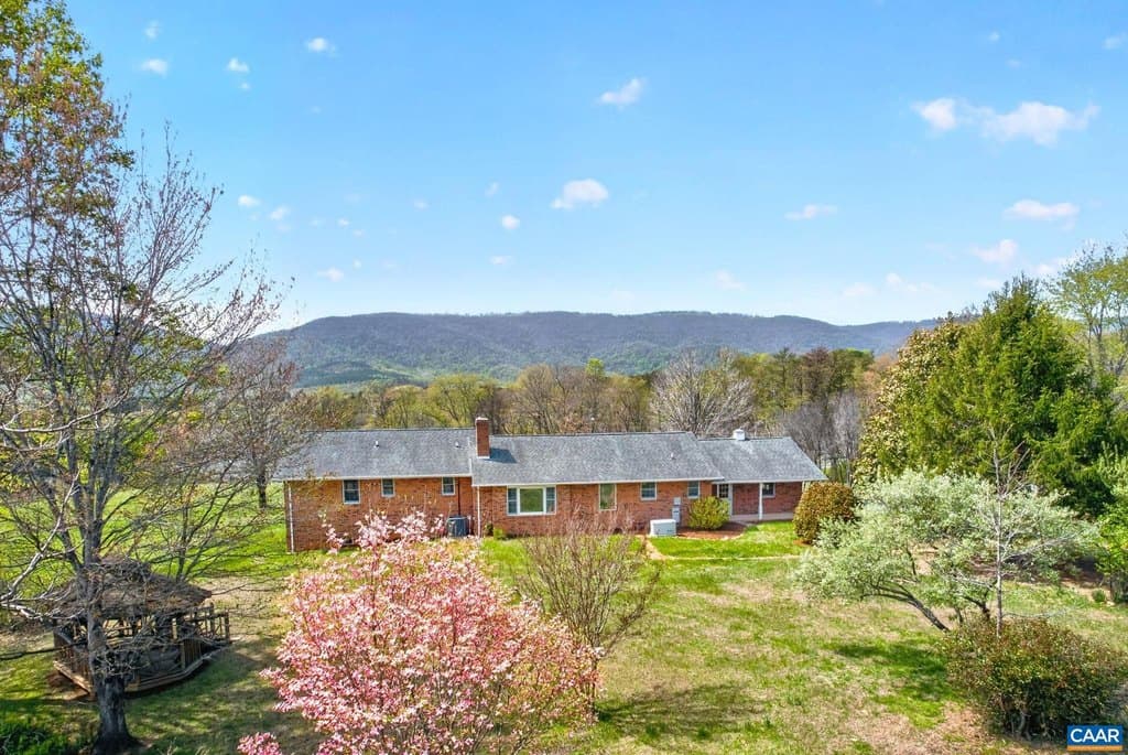 3 bedroom house for sale at 10694 Rockfish Valley Hwy Afton - $799,900