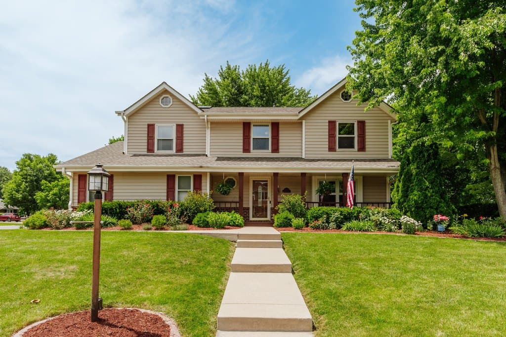 4 bedroom house for sale at N108W16351 Scarlet Dr Germantown 53022 - $527,900