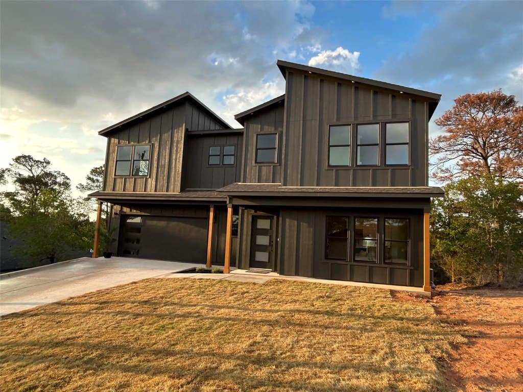 3 bedroom house for sale at 120 Kaelepulu Dr Bastrop 78602 - $389,000