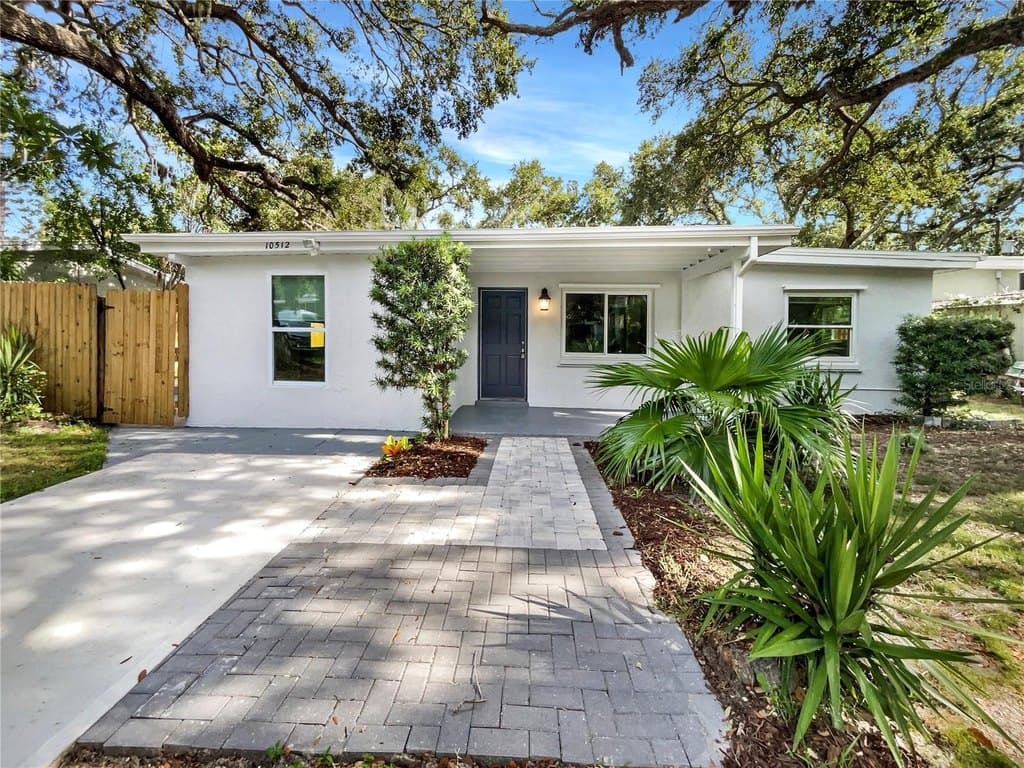 3 bedroom house for sale at 10512 51st Ter N Bay Pines - $320,000