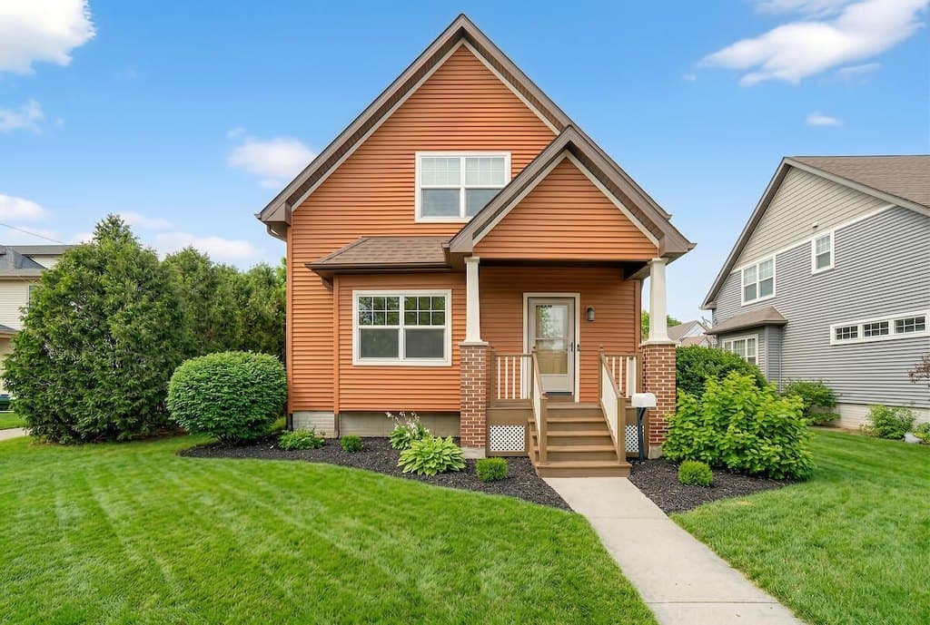 3 bedroom house for sale at 5422 22nd Ave Kenosha 53140 - $299,900