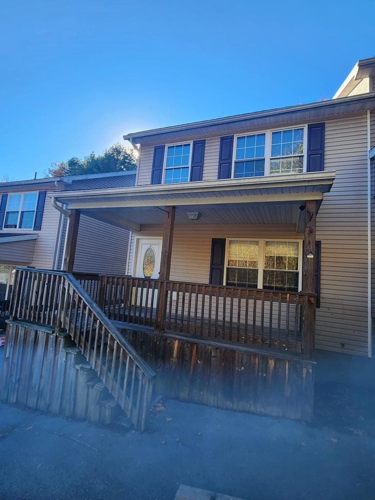 3 bedroom townhouse for sale at 9847 New Hope Rd Bluewell - $89,900