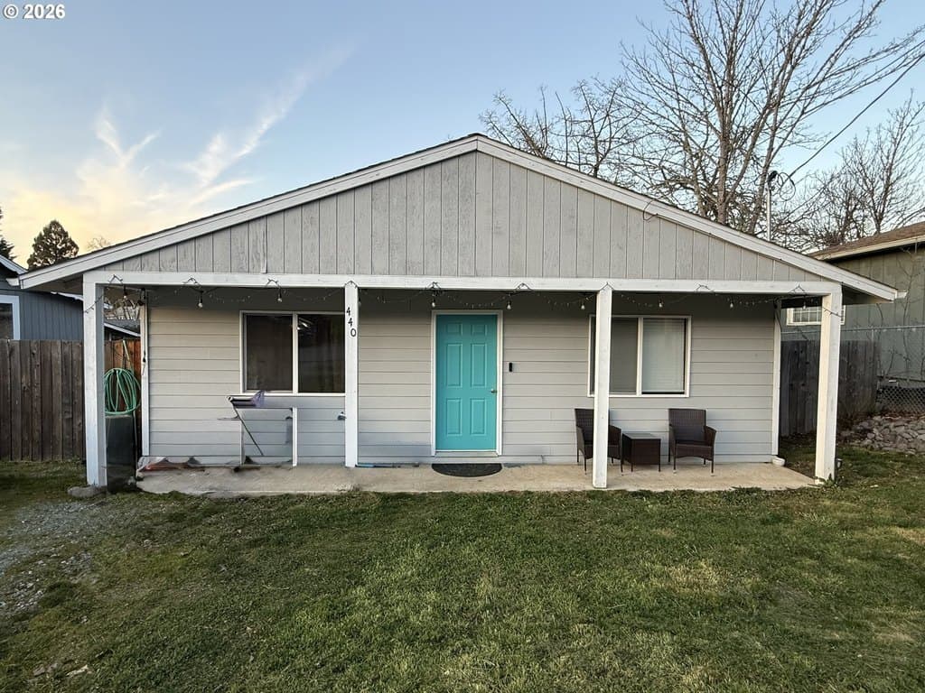3 bedroom house for sale at 440 Mont St Canyonville - $335,000