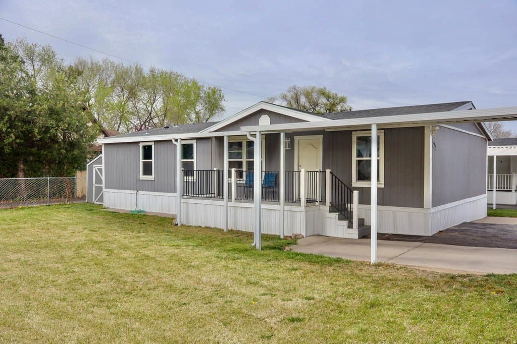3 bedroom mobile home for sale at 8522 S Solar Way E Unit 8522 Sandy - $105,500