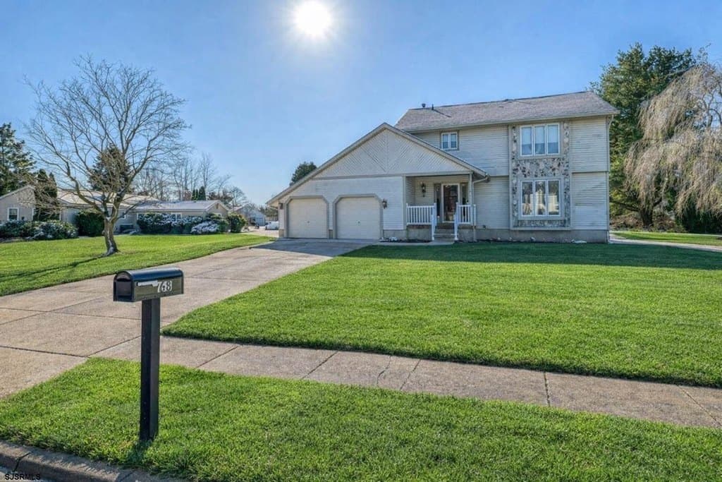 3 bedroom house for sale at 68 Wayside Rd Berlin - $537,000