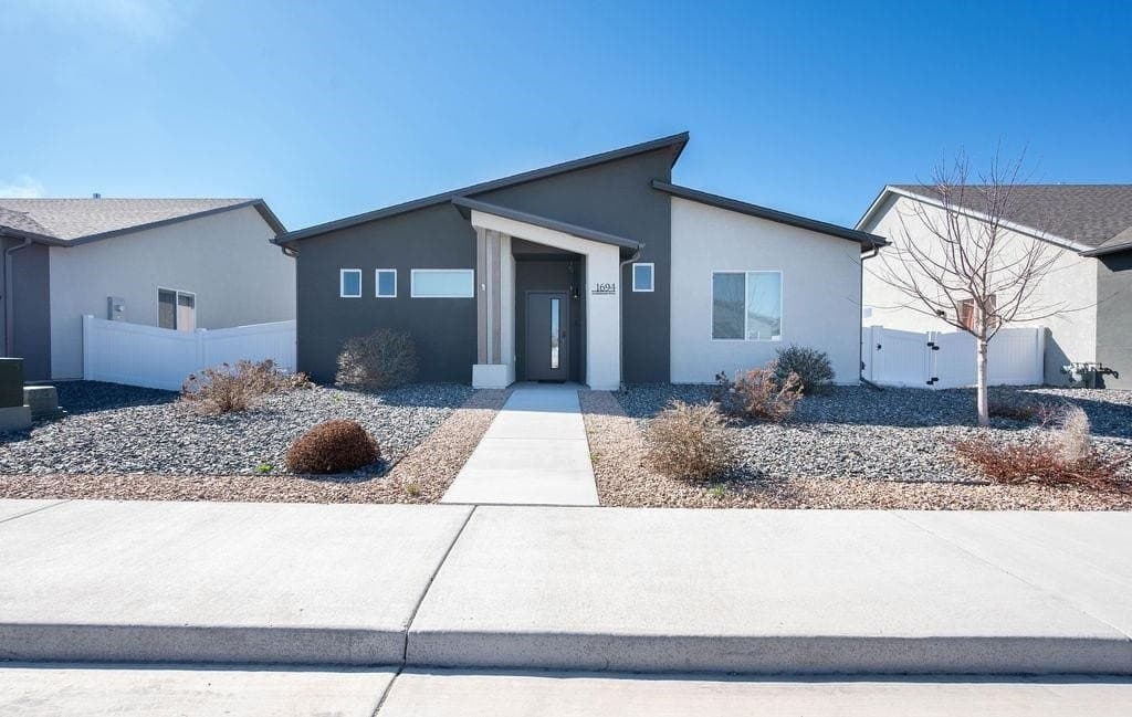 2 bedroom house for sale at 1694 Tungsten Way Fruita 81521 - $430,000