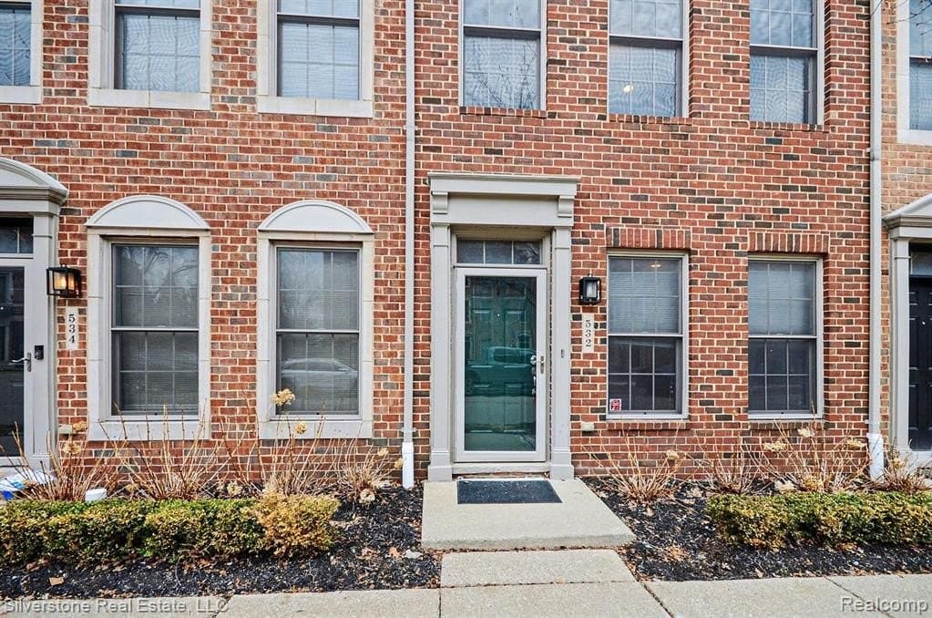 2 bedroom townhouse for sale at 532 Graten St Birmingham 48009 - $524,900