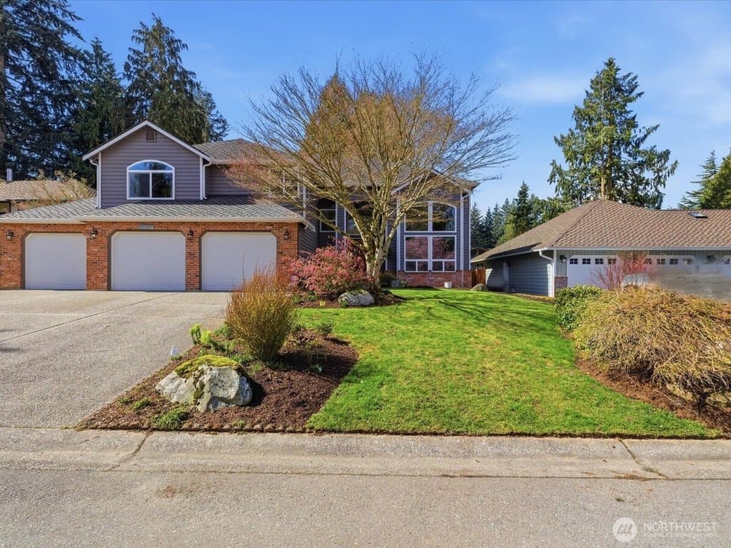 4 bedroom house for sale at 11710 43rd Dr SE Everett 98208 - $950,000