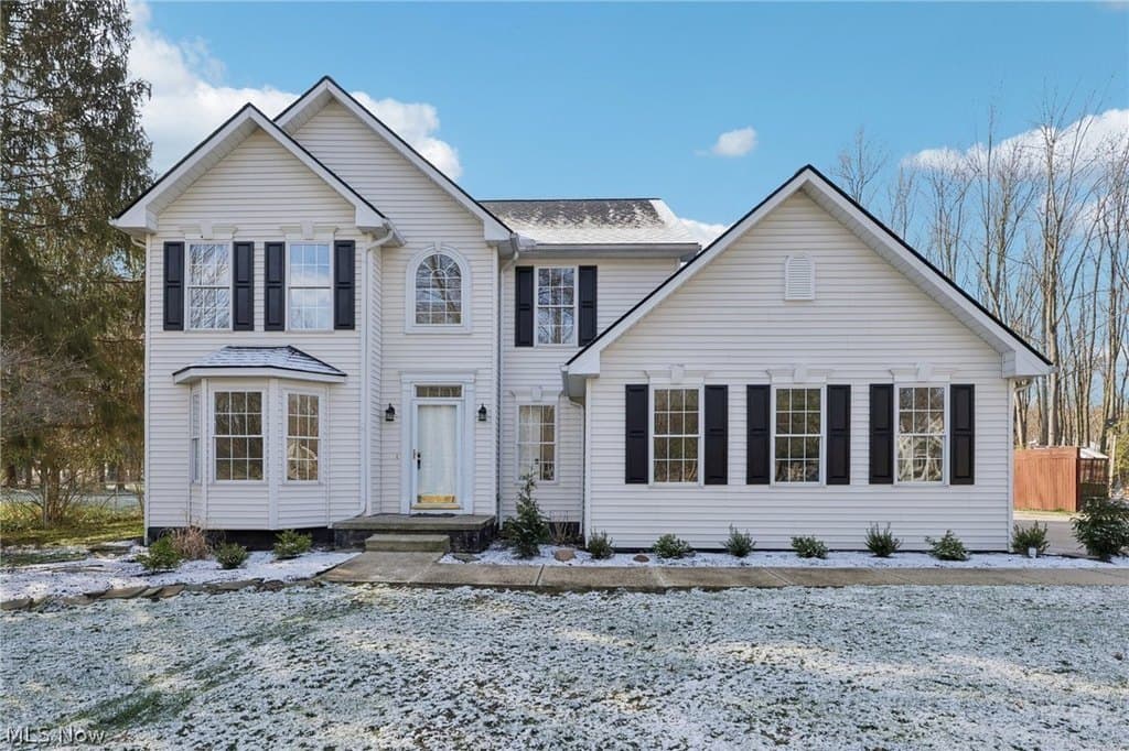 4 bedroom house for sale at 31239 Lincoln Rd Westlake 44145 - $685,000