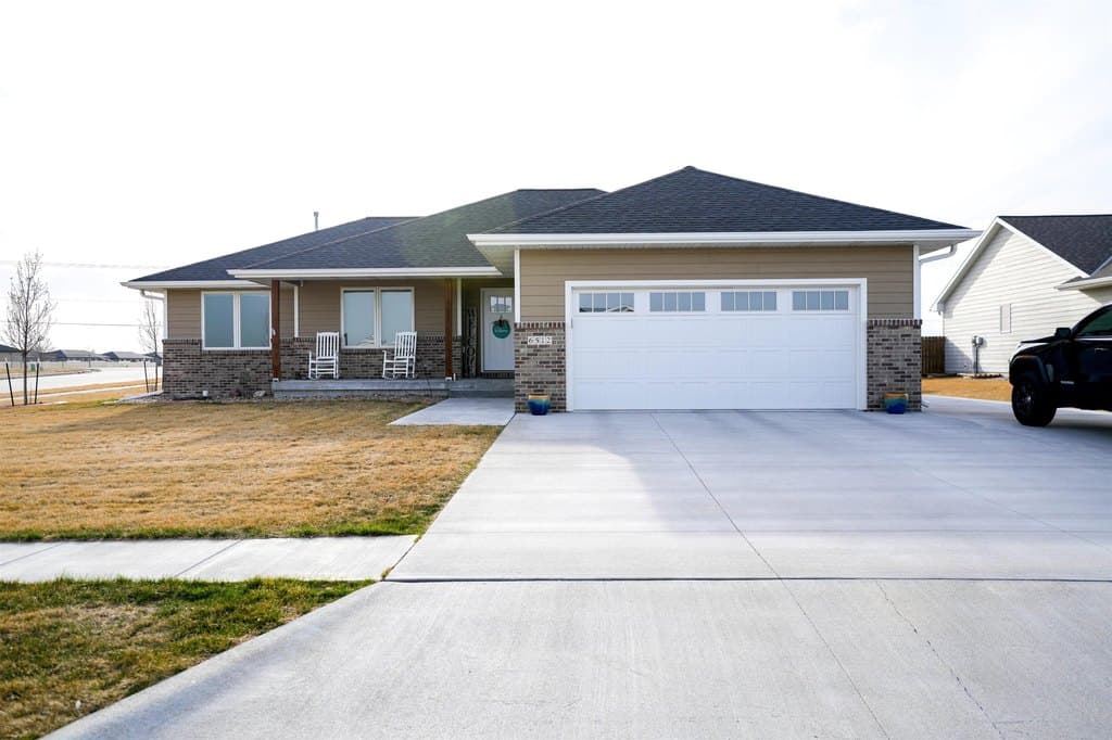 5 bedroom house for sale at 6512 Avenue O Pl Kearney 68847 - $459,900