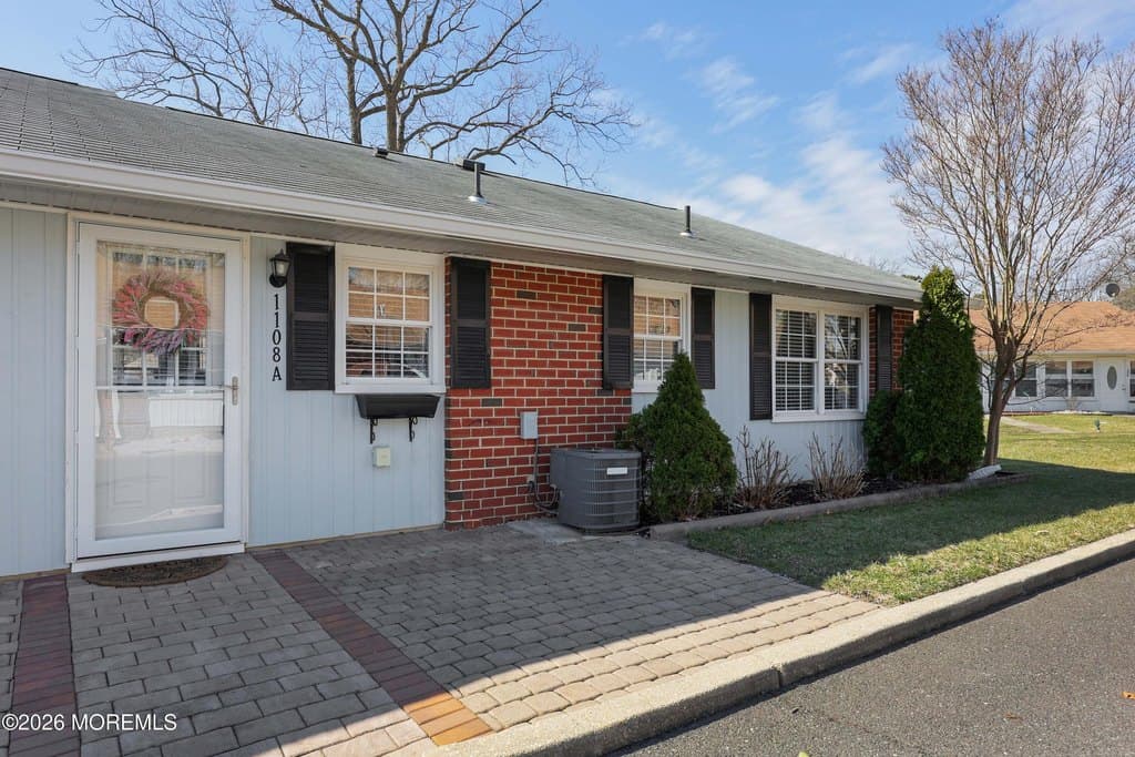 2 bedroom condo for sale at 1108A Argyll Cir Lakewood 08701 - $246,000