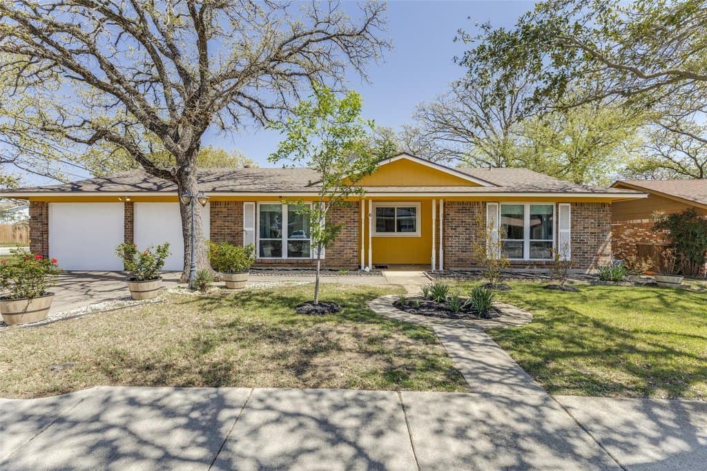 4 bedroom house for sale at 41 Regents Park Bedford - $335,000