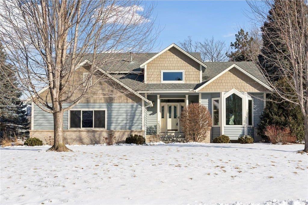 5 bedroom house for sale at 1507 Arden Vista Ct Arden Hills - $650,000